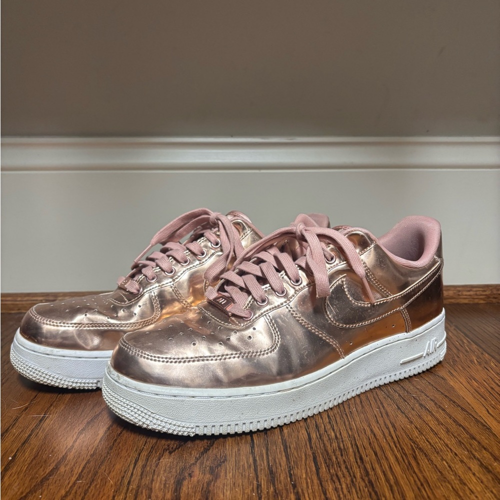 Nike Women's Rose Gold Athletic Shoes